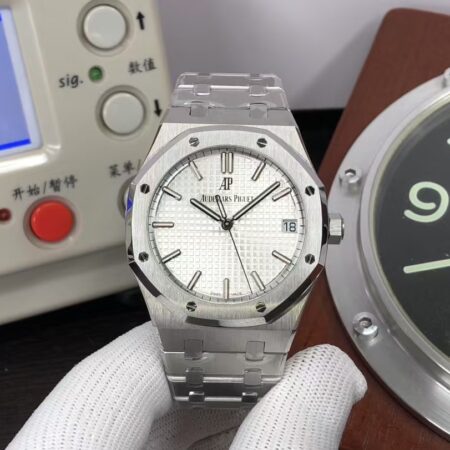 Audemars Piguet Royal Oak 15500 White Dial with Super Clone 4302