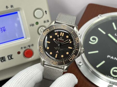 VSF Omega Seamaster 007 No Time to Die Titanium Case Titanium Bracelet with Original Omega Box - Image 3