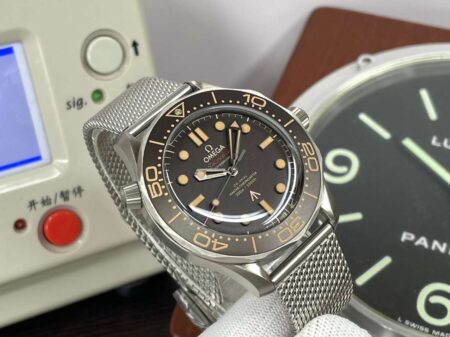 VSF Omega Seamaster 007 No Time to Die Titanium Case Titanium Bracelet with Original Omega Box - Image 4