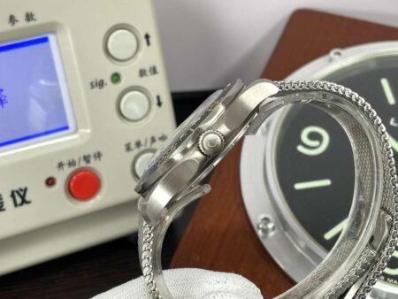VSF Omega Seamaster 007 No Time to Die Titanium Case Titanium Bracelet with Original Omega Box - Image 6