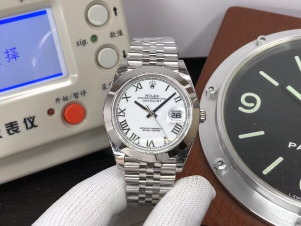 EWEF Rolex Datejust II 41mm m126300-0019 White Rome Dial with Original Rolex Box