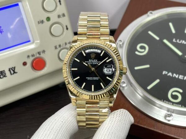 THBF Rolex Day-Date 40mm m228238-0067 Yellow Gold Black Dial with Original Rolex Box
