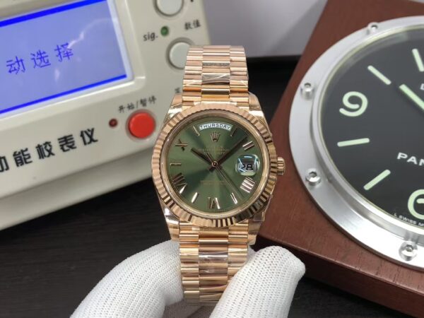 THBF Gain Weight Rolex Day-Date 40mm m228235-0025 Rose Gold Case Green Dial with Original Rolex Box