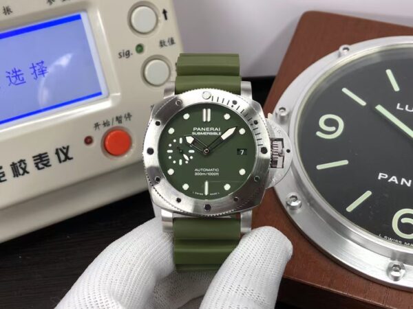 Panerai Luminor Submersible Verde Militare PAM 1055 Green Dial Green Rubber Band with Super Clone P.900 movement