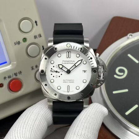 Panerai Submersible Bianco PAM 2223 White Dial Black Rubber Band Super Clone P.900 Movement