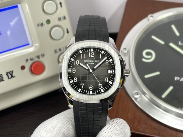 Swiss Geneve Replica Patek Philippe Aquanaut 5167 Grey Dial Super Clone 330 Movement with Black Rubber Band