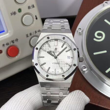 Audemars Piguet Royal Oak 37mm 15450 White Dial with Super 3120 Movement