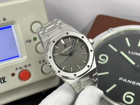 APSF Audemars Piguet Royal Oak 15500 Gray Dial with Super 4302 Movement - Image 2