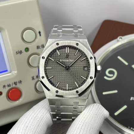 Replica Audemars Piguet 15500 Gray