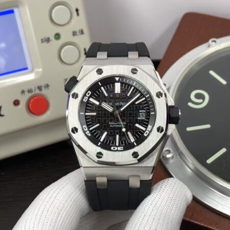 Audemars Piguet Royal Oak Offshore Diver 15703 Black Dial Black Rubber Band with Super 3120 Movement