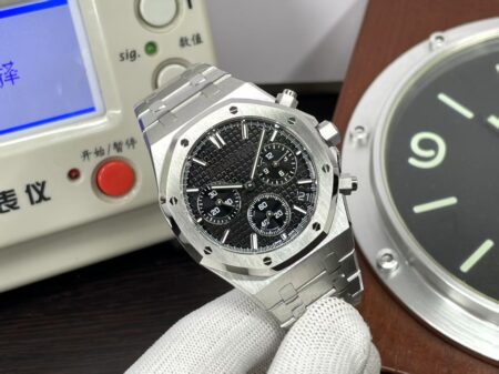 Swiss Replica Audemars Piguet Royal Oak Chronograph 26240 Black Dial with Super Clone 4401 Movement - Image 2