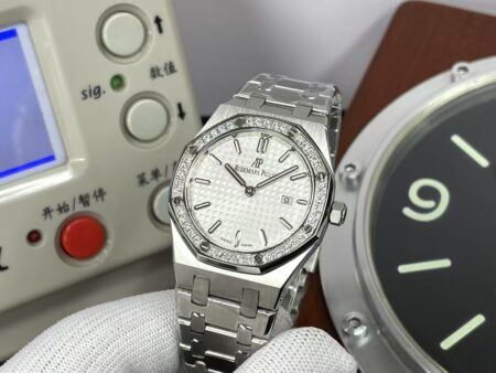 ZF Audemars Piguet Lady Royal Oak 67651 Diamond Bezel Swiss Quartz Movement - Image 4