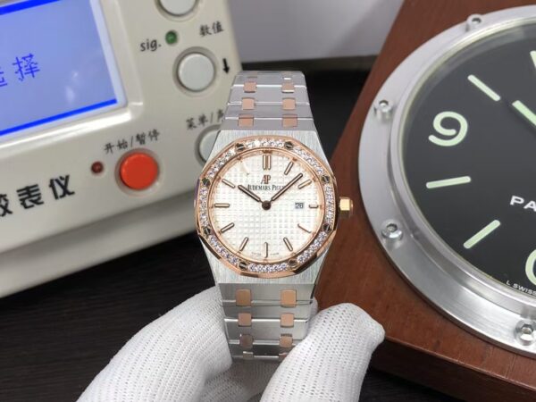 Replica Audemars Piguet 67651 Gold Diamond