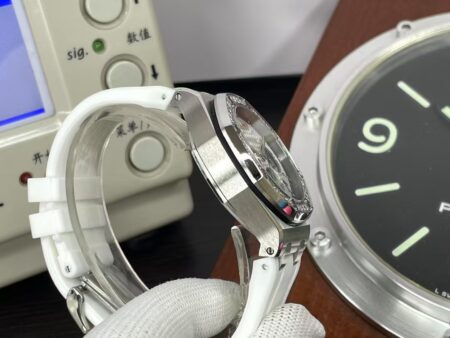 RXWF Audemars Piguet Royal Oak Lady Quartz 37mm with White Rubber Band - Image 6