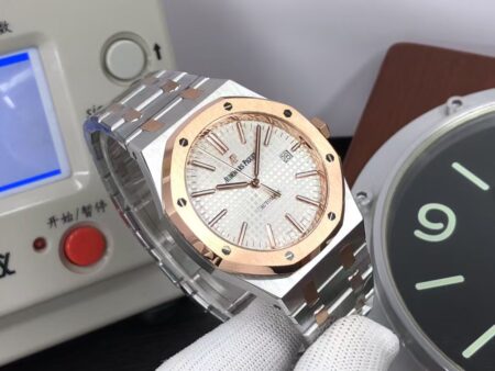Audemars Piguet Royal Oak 15400 Two Tone Rose Gold Case White Dial with Clone 3120 Movement - Image 4