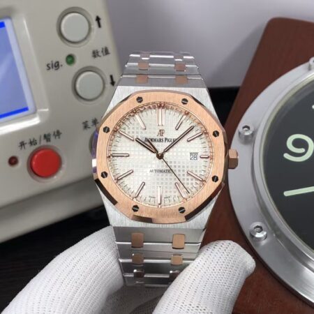 Replica Audemars Piguet Royal Oak 15400 Rose Gold