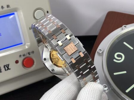 Audemars Piguet Royal Oak 15400 Two Tone Rose Gold Case White Dial with Clone 3120 Movement - Image 9