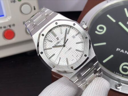 Perfect Replica Audemars Piguet Royal Oak 15400 White Dial with Super Clone 3120 Movement - Image 2