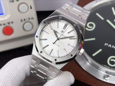 Perfect Replica Audemars Piguet Royal Oak 15400 White Dial with Super Clone 3120 Movement - Image 3