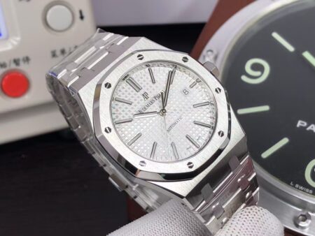 Perfect Replica Audemars Piguet Royal Oak 15400 White Dial with Super Clone 3120 Movement - Image 4