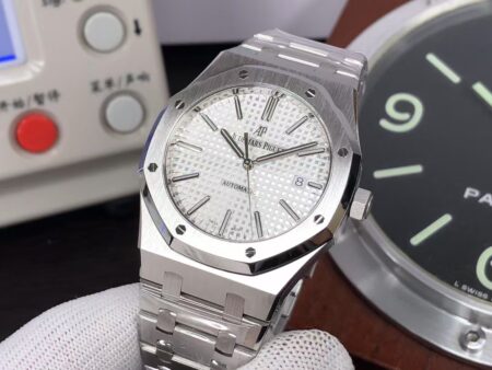 Perfect Replica Audemars Piguet Royal Oak 15400 White Dial with Super Clone 3120 Movement - Image 5