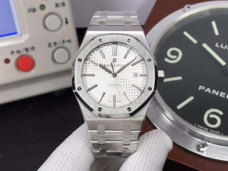 Replica Audemars Piguet Royal Oak 15400 White