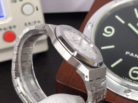 Perfect Replica Audemars Piguet Royal Oak 15400 White Dial with Super Clone 3120 Movement - Image 6