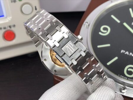 Perfect Replica Audemars Piguet Royal Oak 15400 White Dial with Super Clone 3120 Movement - Image 9
