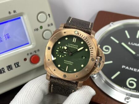 Premium Replica Panerai PAM 382 Bronzo Submersible Green Dial with Super Clone P.9000 Movement - Image 3