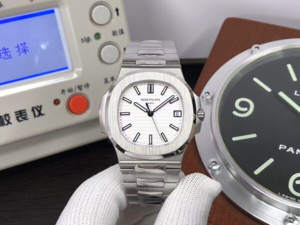 Replica Patek Philippe Nautilus 5711 White Dial Super Clone 330 Movement with Original Box