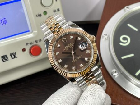 Rolex Datejust II 41mm Rose Gold Case Brown Dial Diamond Markers with Jubilee Bracelet - Image 2