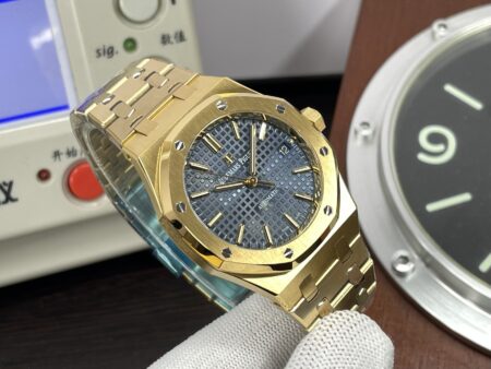 Audemars Piguet Royal Oak 37mm 15450 Yellow Gold Case Blue Dial with Super 3120 Movement - Image 4