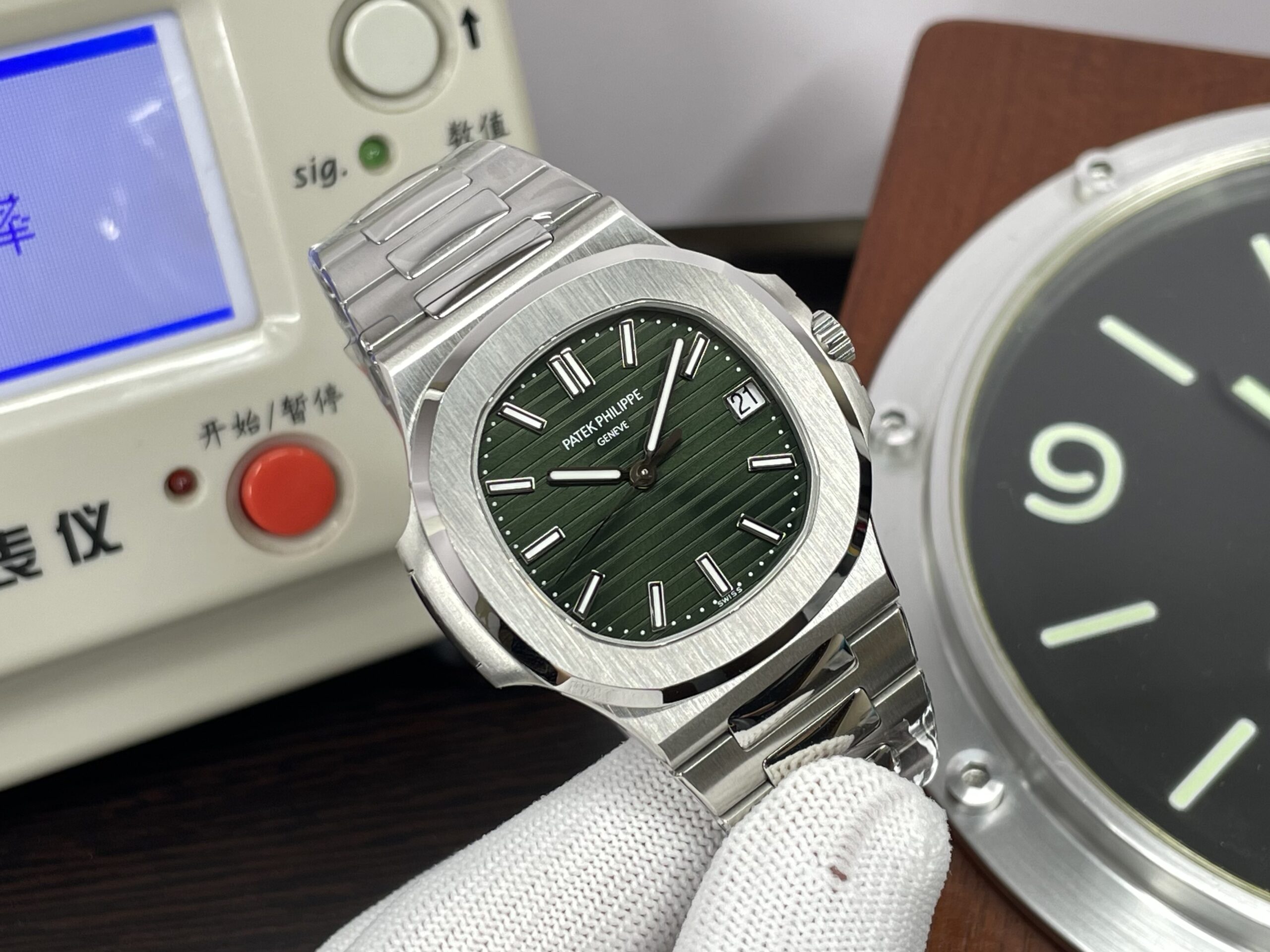 Patek Philippe Nautilus 5711 Stainless Steel Case Green Dial Super Clone 330 Movement - Image 2