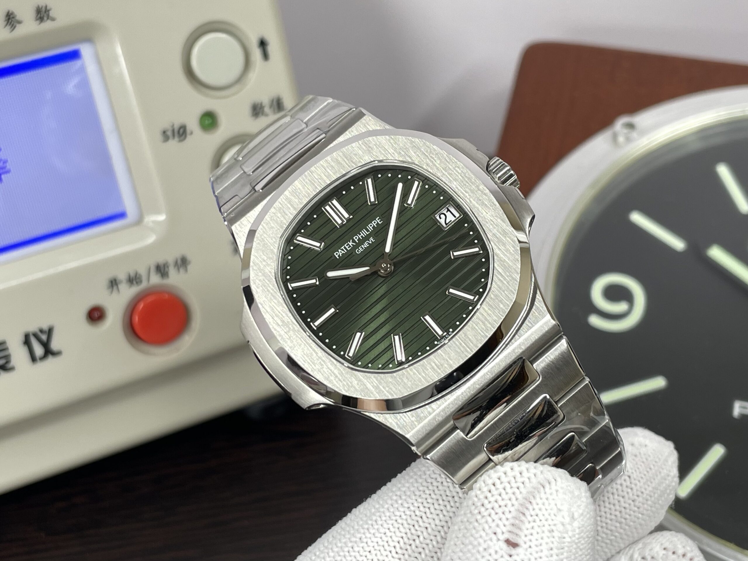 Patek Philippe Nautilus 5711 Stainless Steel Case Green Dial Super Clone 330 Movement - Image 5