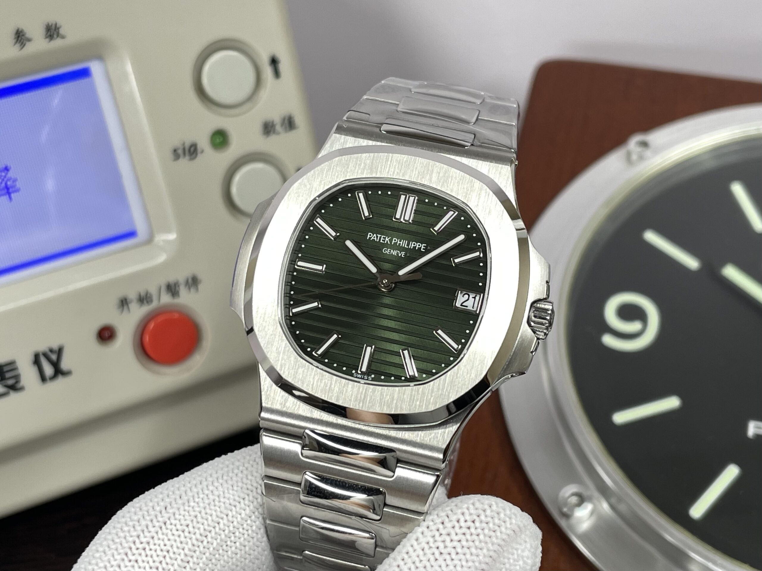 Patek Philippe Nautilus 5711 Stainless Steel Case Green Dial Super Clone 330 Movement - Image 7