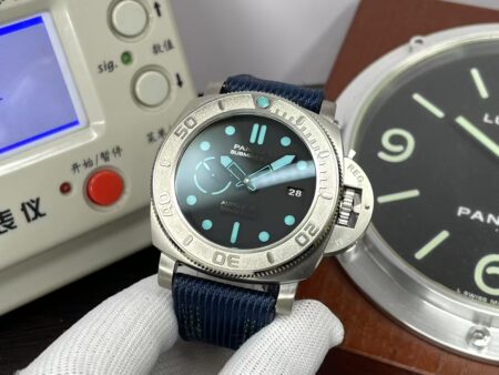 Panerai Submersible Mike Horn PAM 985 Titanium Case Super Clone P.9010 Movement Black Dial Blue Leather Strap - Image 4