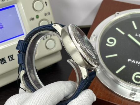 Panerai Submersible Mike Horn PAM 985 Titanium Case Super Clone P.9010 Movement Black Dial Blue Leather Strap - Image 6