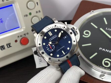 Panerai Submersible Luna Rossa PAM 1391 44mm Super Clone P.900 Movement Blue Dial Blue Rubber Strap - Image 2