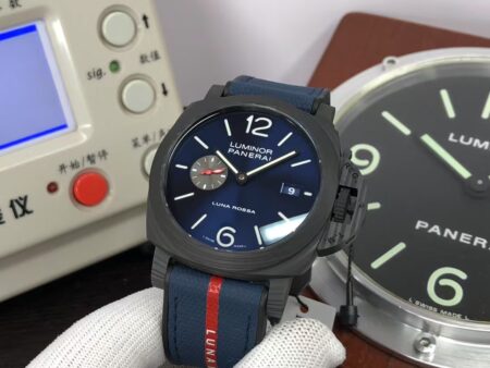 Panerai PAM 1529 Luna Rossa Carbotech 44mm Blue Dial Blue Rubber Strap - Image 3