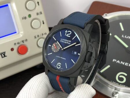 Panerai PAM 1529 Luna Rossa Carbotech 44mm Blue Dial Blue Rubber Strap - Image 5
