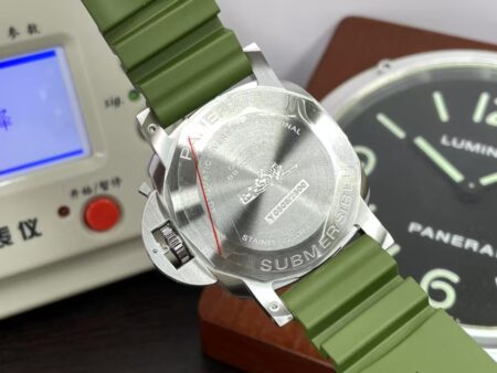 Panerai PAM1226 Submersible Quranta Quattro Bianco 44mm White Dial Green Rubber Band - Image 8