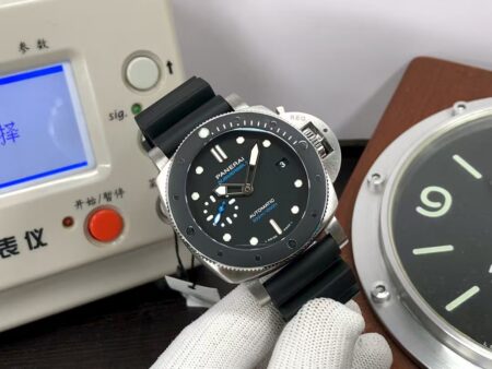 Panerai PAM 683 Submersible 42mm Super Clone OP XXXIV Movement Black Dial Black Rubber Strap - Image 2