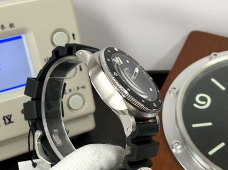 Panerai PAM 683 Submersible 42mm Super Clone OP XXXIV Movement Black Dial Black Rubber Strap - Image 6