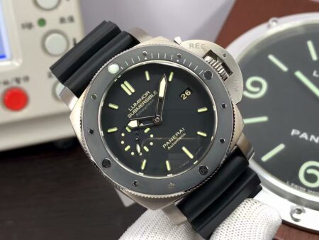 Panerai PAM 389 Luminor Submersible Amagnetic Black Dial Black Rubber Strap Super Clone P.9000 Movement - Image 2