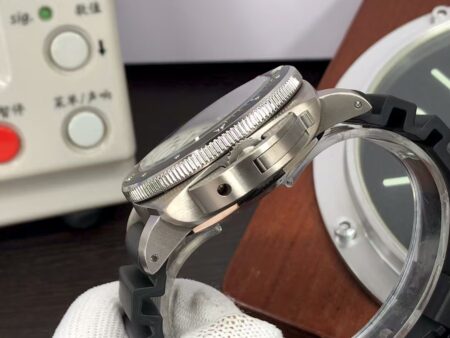 Panerai PAM 389 Luminor Submersible Amagnetic Black Dial Black Rubber Strap Super Clone P.9000 Movement - Image 7