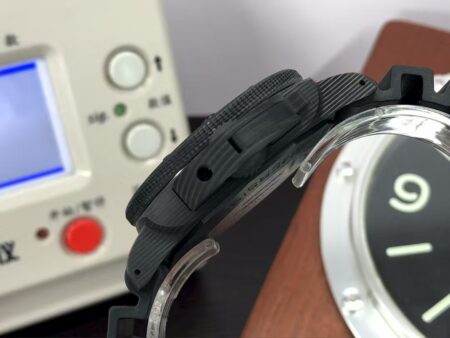 Panerai PAM 960 Submersible 42mm CarboTech Super Clone P.9000 Movement Black Dial Black Rubber Band - Image 7