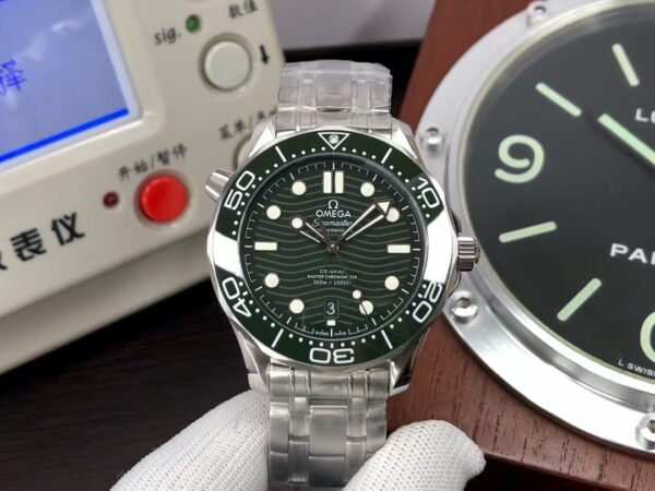 Omega Seamaster 300m Diver 210.30.42.20.10.001 Green Ceramic Bezel Green Dial