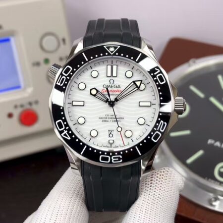 Omega Seamaster Diver 300m 210.32.42.20.04.001 Black Ceramic Bezel White Dial Black Rubber Strap