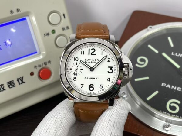Panerai Luminor Marina 44mm PAM 113 White Dial Brown Leather Strap OP XI Manual Winding Movement