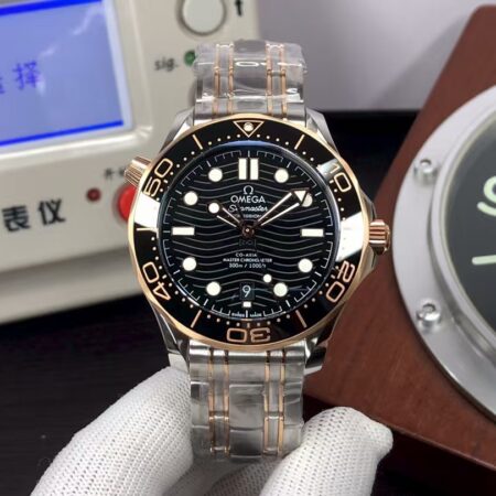 Omega Seamaster Diver 300m 210.20.42.20.01.001 Rose Gold Case Black Ceramic Bezel 8800 Movement